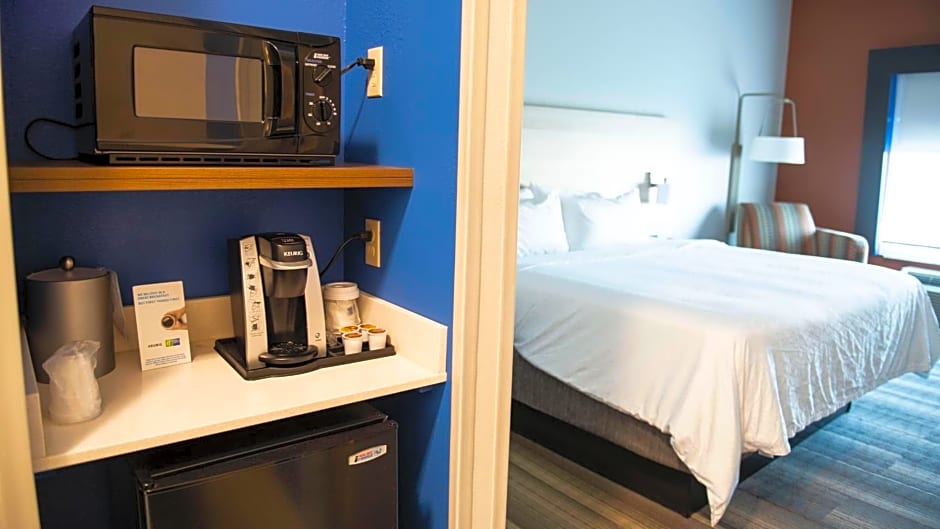 Holiday Inn Express Hotel & Suites Sedalia By IHG