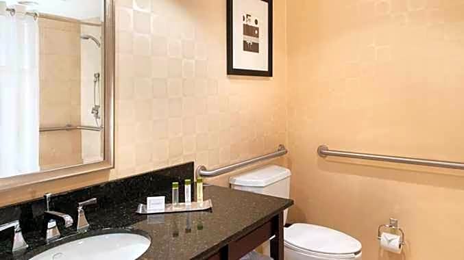 DoubleTree by Hilton Hotel & Executive Meeting Center Omaha-Downtown