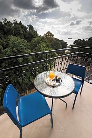 Chrielka Hotel