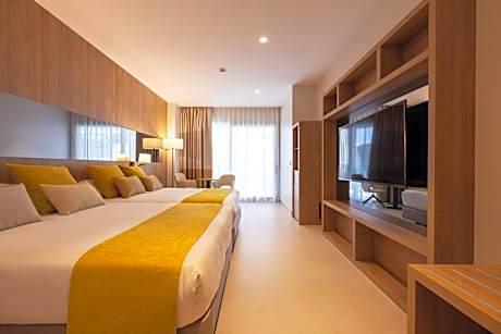 Deluxe Double Room with Terrace