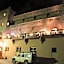 Hotel Babylon Dades