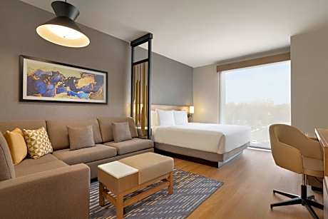 King Room with One King Bed and Sofa Bed - High Floor