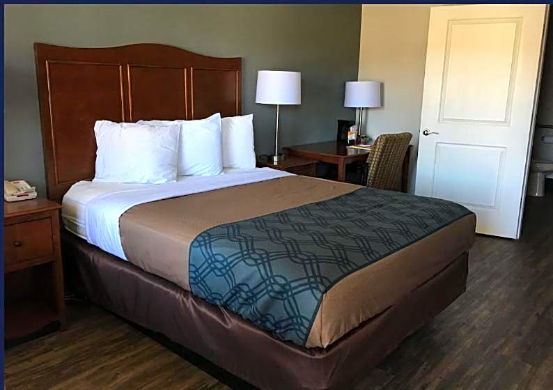 Travelodge by Wyndham Canton-Livonia Area, MI