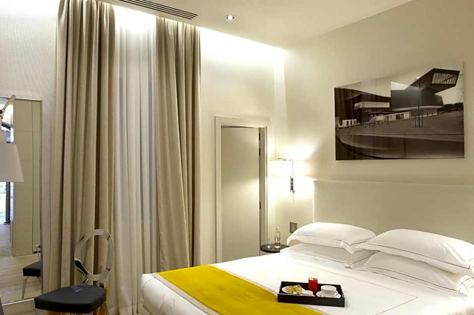Photo 1 of 5 of Executive Suite