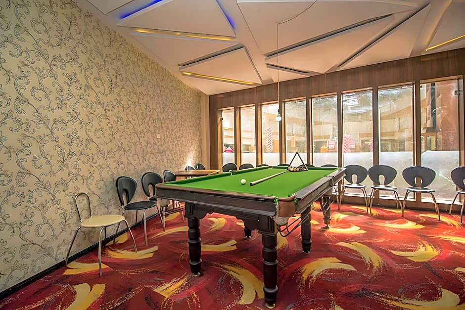 Summit Montana Suites & Spa at Mall