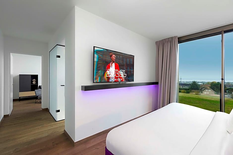 YOTEL Geneva Lake