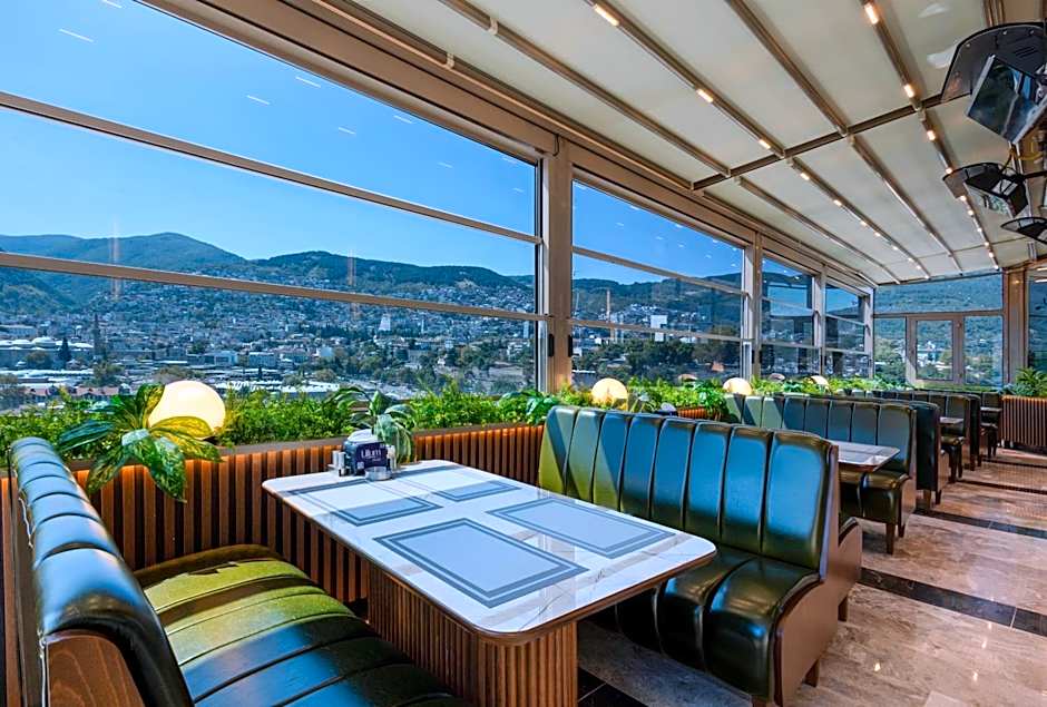 Lilium Hotel & Suites
