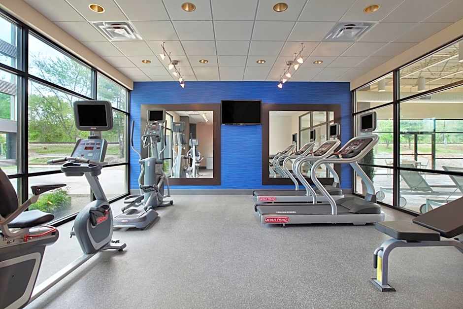 Holiday Inn and Suites Charleston West By IHG