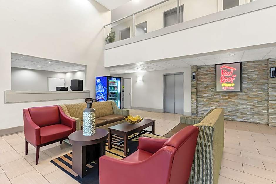 Red Roof PLUS+ & Suites Atlanta Airport South