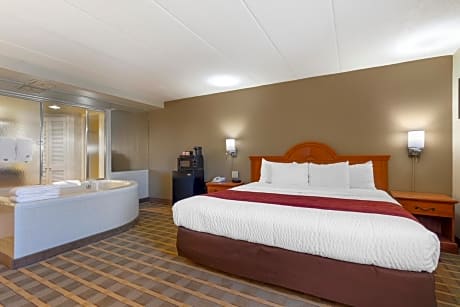 King Suite with Whirlpool - Non-Smoking