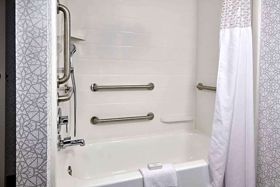 Hampton Inn By Hilton Fairfax City
