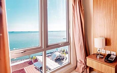 Family Room with Sea View