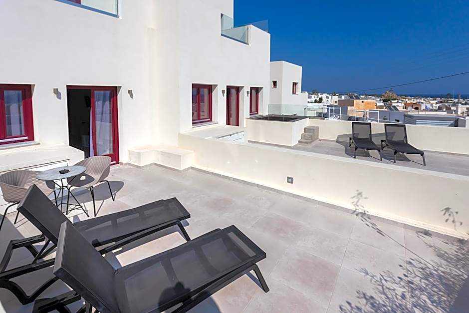 MAR n MAR CROWN HOTEL-SUITES