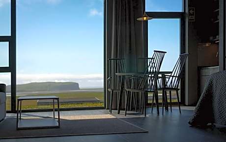 Black Beach Suites
