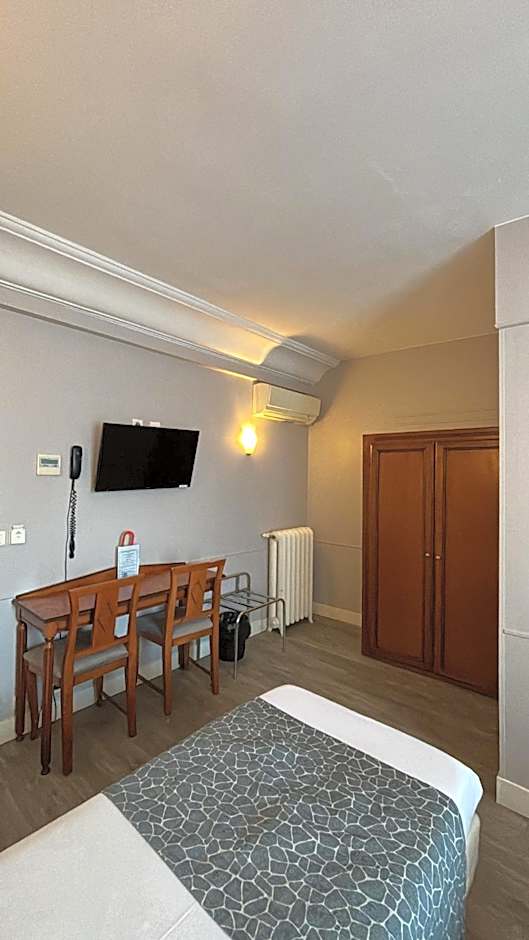Hotel Richmond Gare du Nord