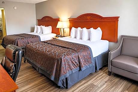 Queen Room with Two Queen Beds - Ground Floor/Non-Smoking