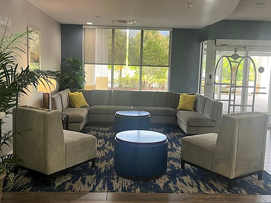 Comfort Suites Palm Bay - Melbourne