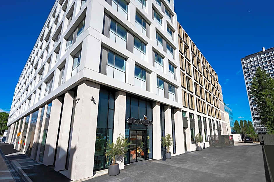 Staycity Aparthotels Paris La Defense
