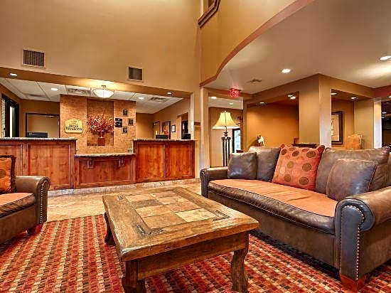 Legacy Inn & Suites