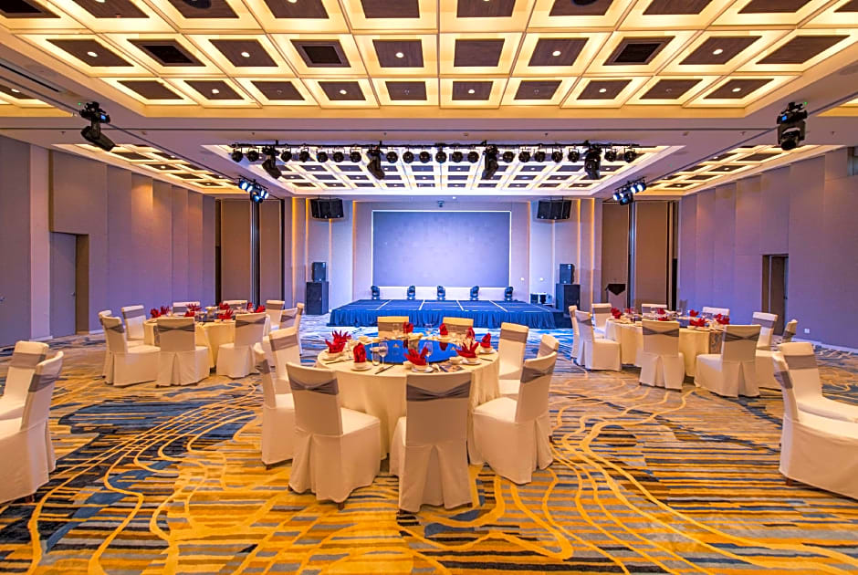 Hotel Soleil Ha Long, Trademark Collection by Wyndham