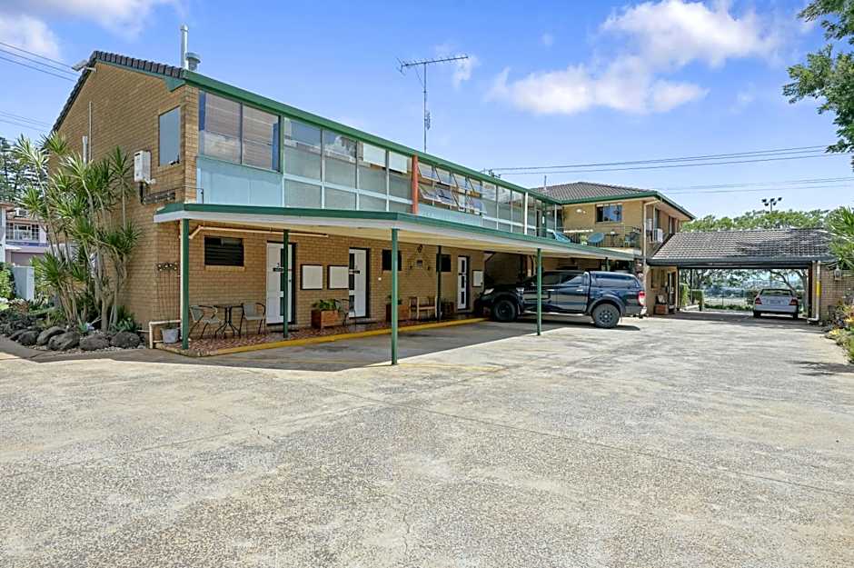 A Raceview Motor Inn