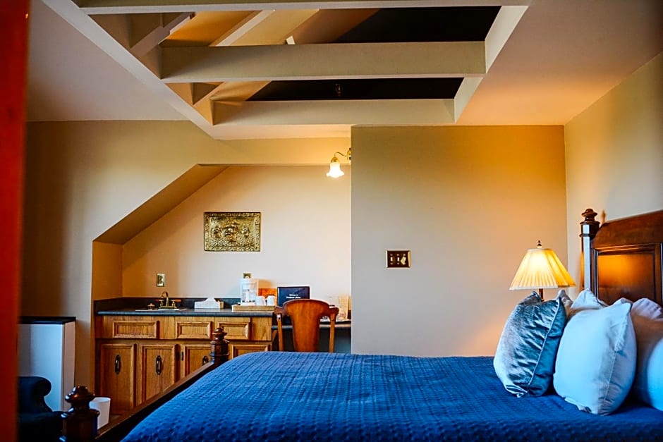 Dashwood Manor Seaside Bed & Breakfast