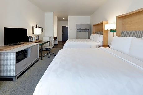 Standard Queen Room with Two Queen Beds - Communications Accessible