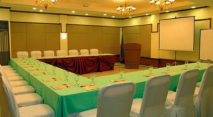 Crown Regency Residences Davao Hotel