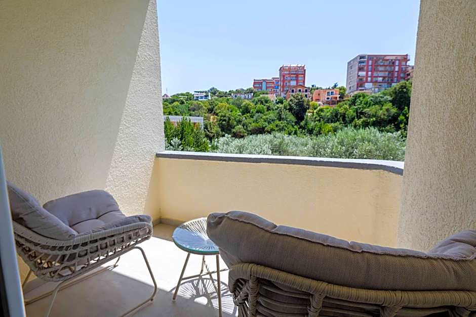 President Bungalows and Apartments