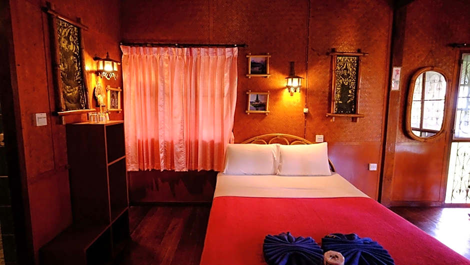 Lolita Bungalow