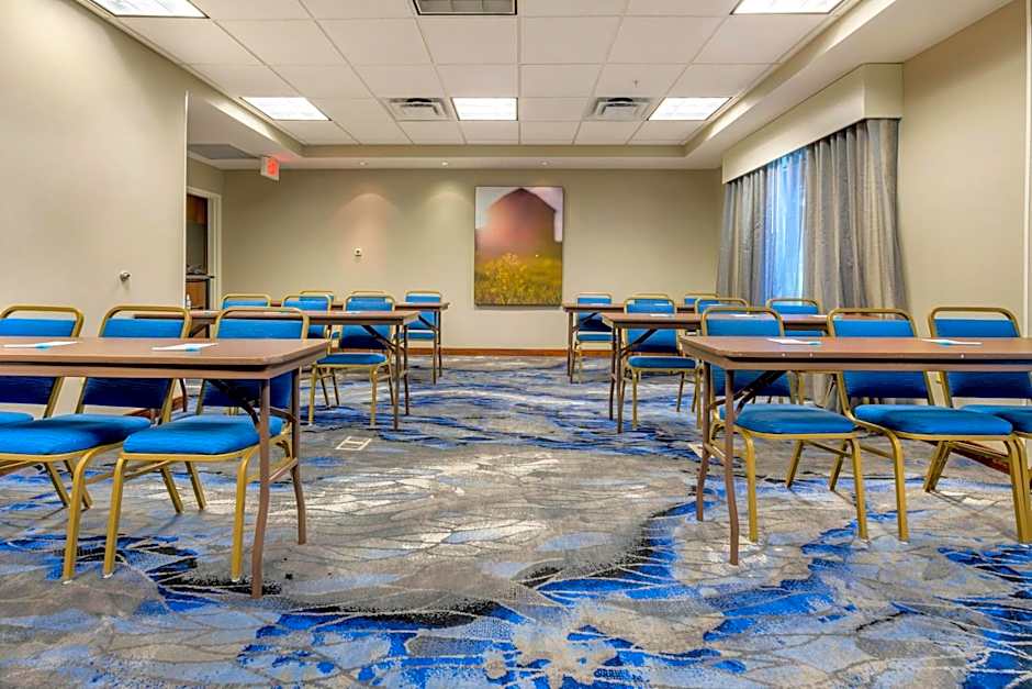 Fairfield Inn & Suites by Marriott Slippery Rock
