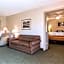 Econo Lodge Inn & Suites Conference Center Dublin