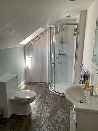 Single Room with Shared Bathroom