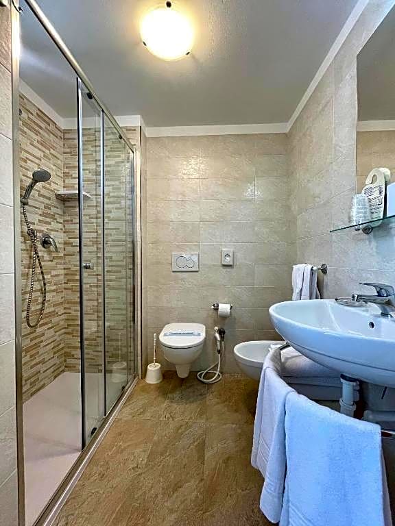 Hotel Trovatore