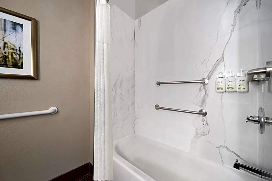 La Quinta Inn & Suites by Wyndham Atlanta Stockbridge