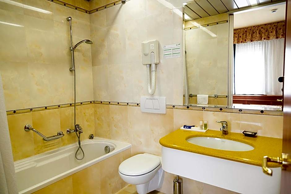 Melas Hotel