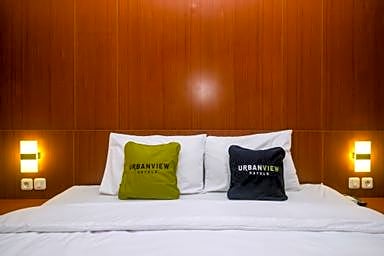 Urbanview Wisma Wirasatya Akpol Semarang by RedDoorz