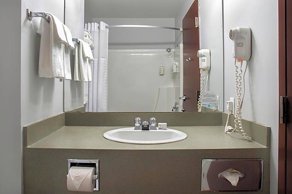 Days Inn by Wyndham Whitecourt