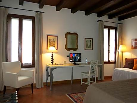 Triple Room with Bathroom