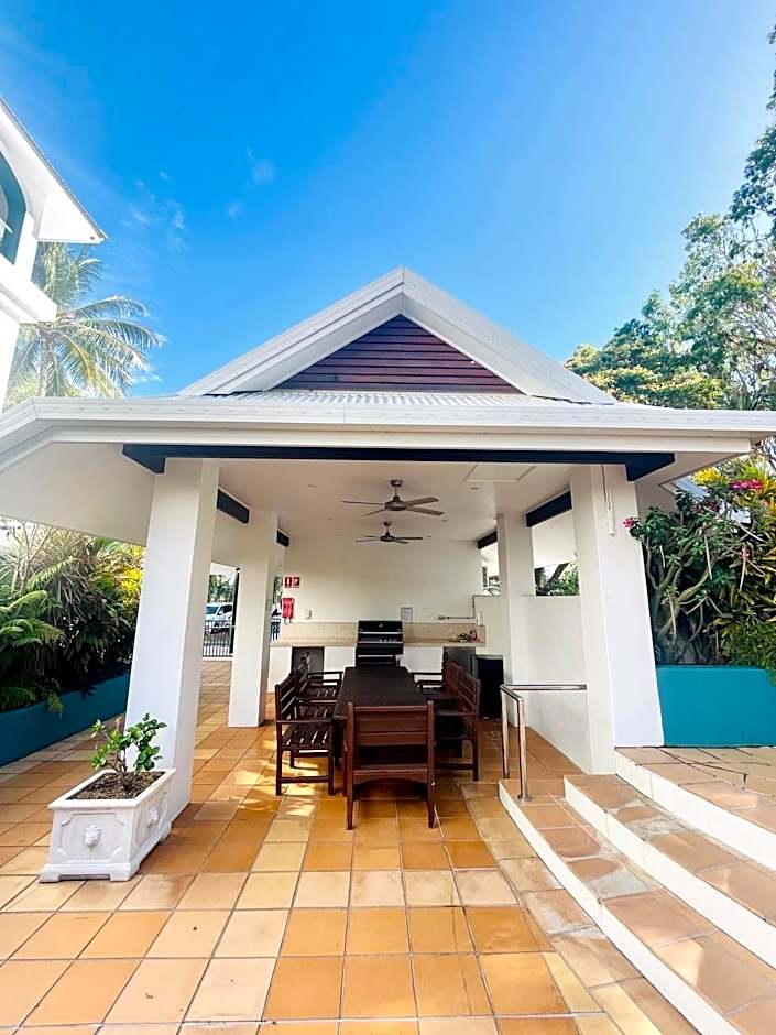 BeachView Apartments at Villa Paradiso