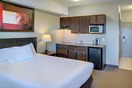 Premium Queen Room with Kichenette - Outside Entrance/Non-Smoking