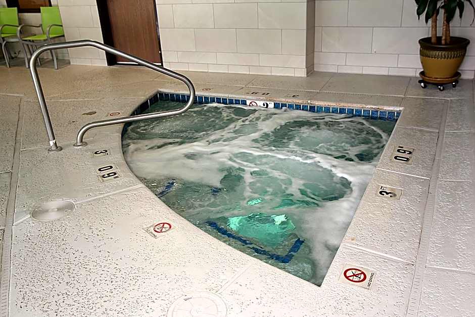 Holiday Inn Express Hotel & Suites Ashland By IHG