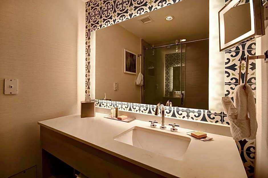 DoubleTree by Hilton Virginia Beach Oceanfront South