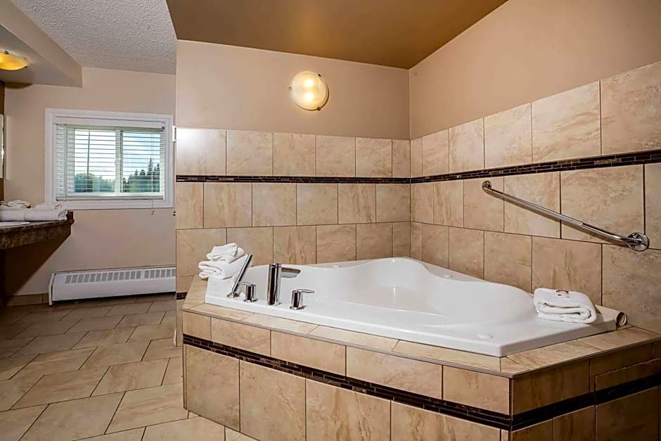 Super 8 by Wyndham Smoky Lake