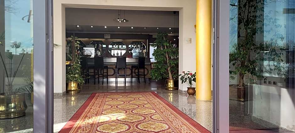 HOTEL PARADISO