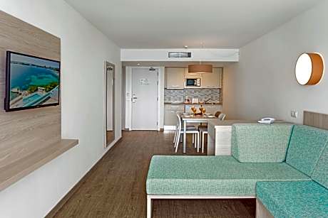 One-Bedroom Apartment with Sea View