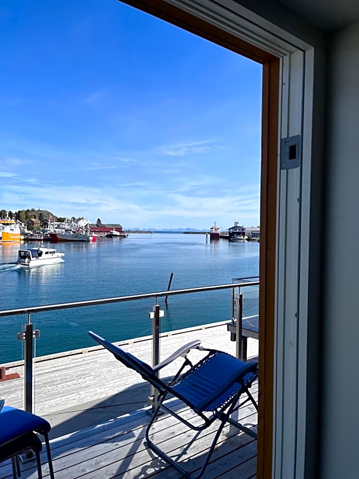 The Harbour House, dorm and twin, selfservice hostel