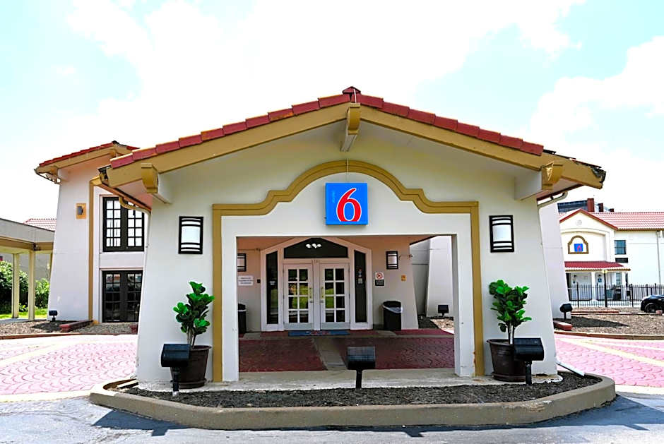 Motel 6 Hazelwood
