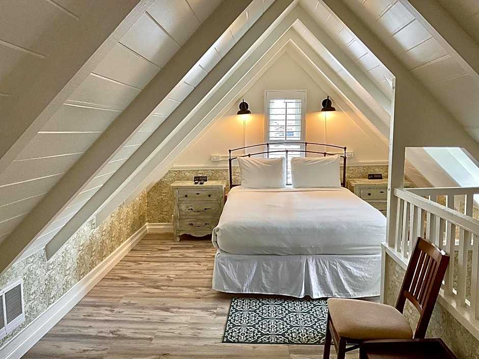 Carmel Green Lantern Inn