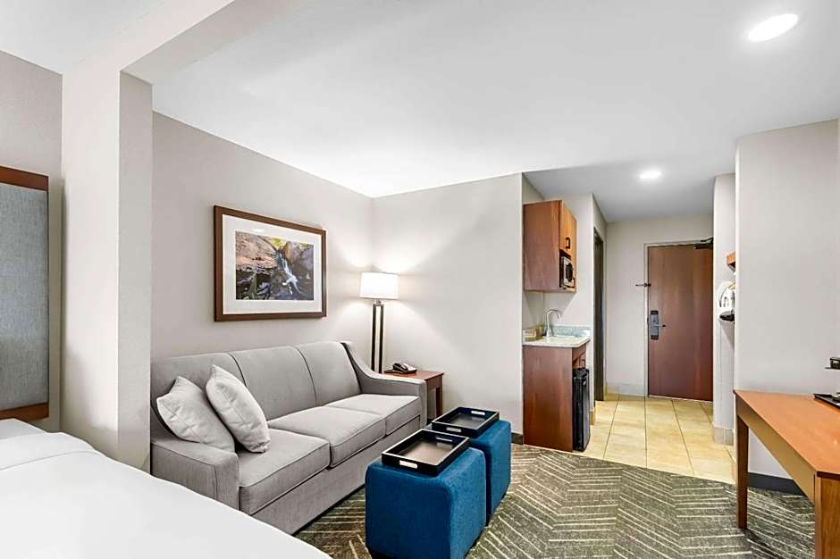 Comfort Inn & Suites Mountain Iron and Virginia